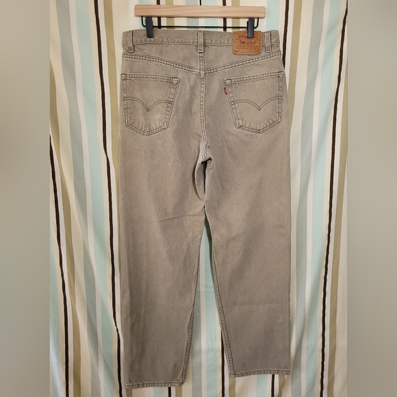 Vintage 1999 Levi's 550 Relaxed Fit Green Khaki Jeans, size 36x32 - Picture 2 of 9